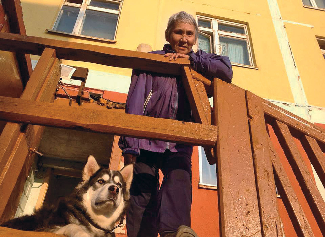 In Anadyr gibt es kein Haus, das höher als fünf Stockwerke wäre. Alle Häuser stehen auf Rammpfählen.